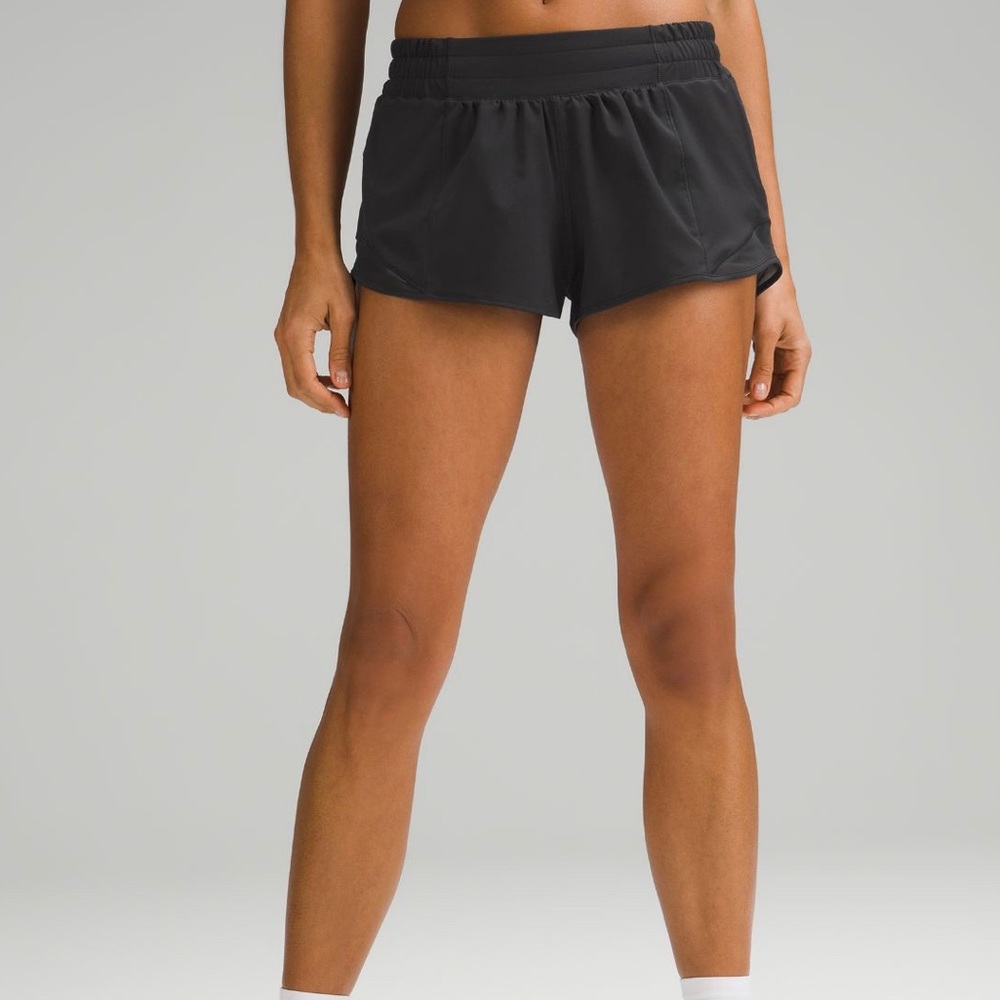 Hotty Hot Low-Rised Lined Short 2.5” size 4